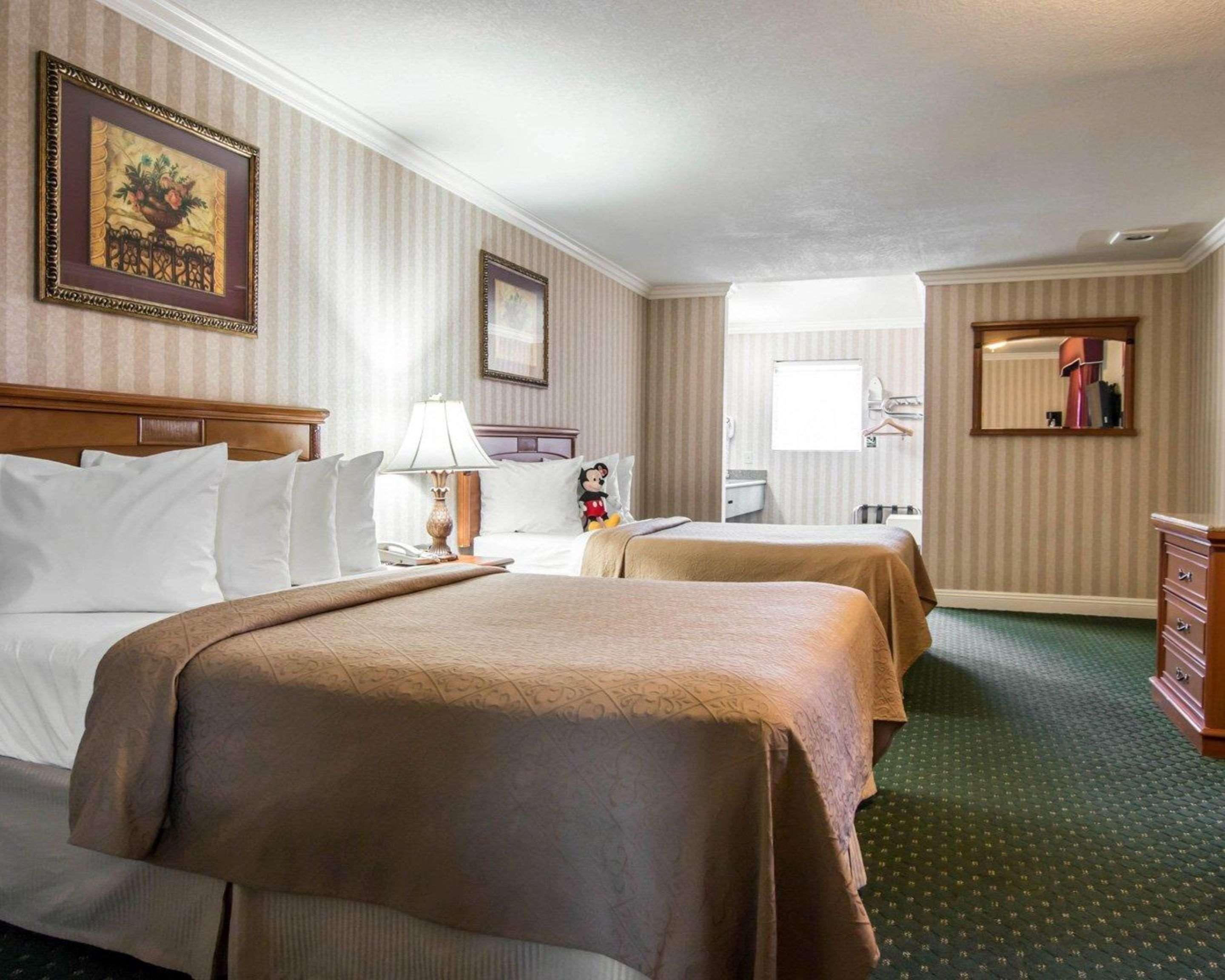 Quality Inn & Suites Anaheim Maingate Eksteriør billede