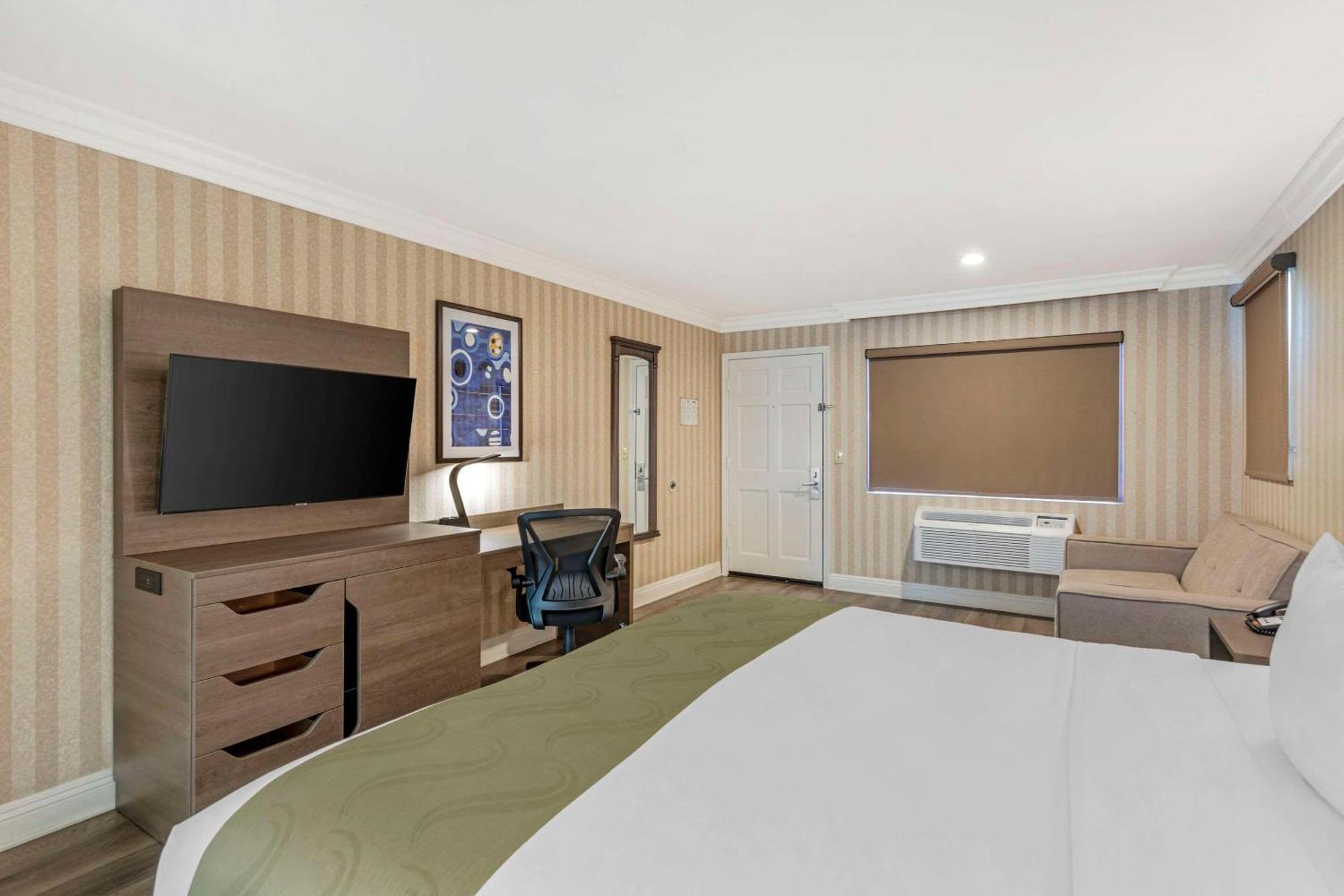 Quality Inn & Suites Anaheim Maingate Eksteriør billede