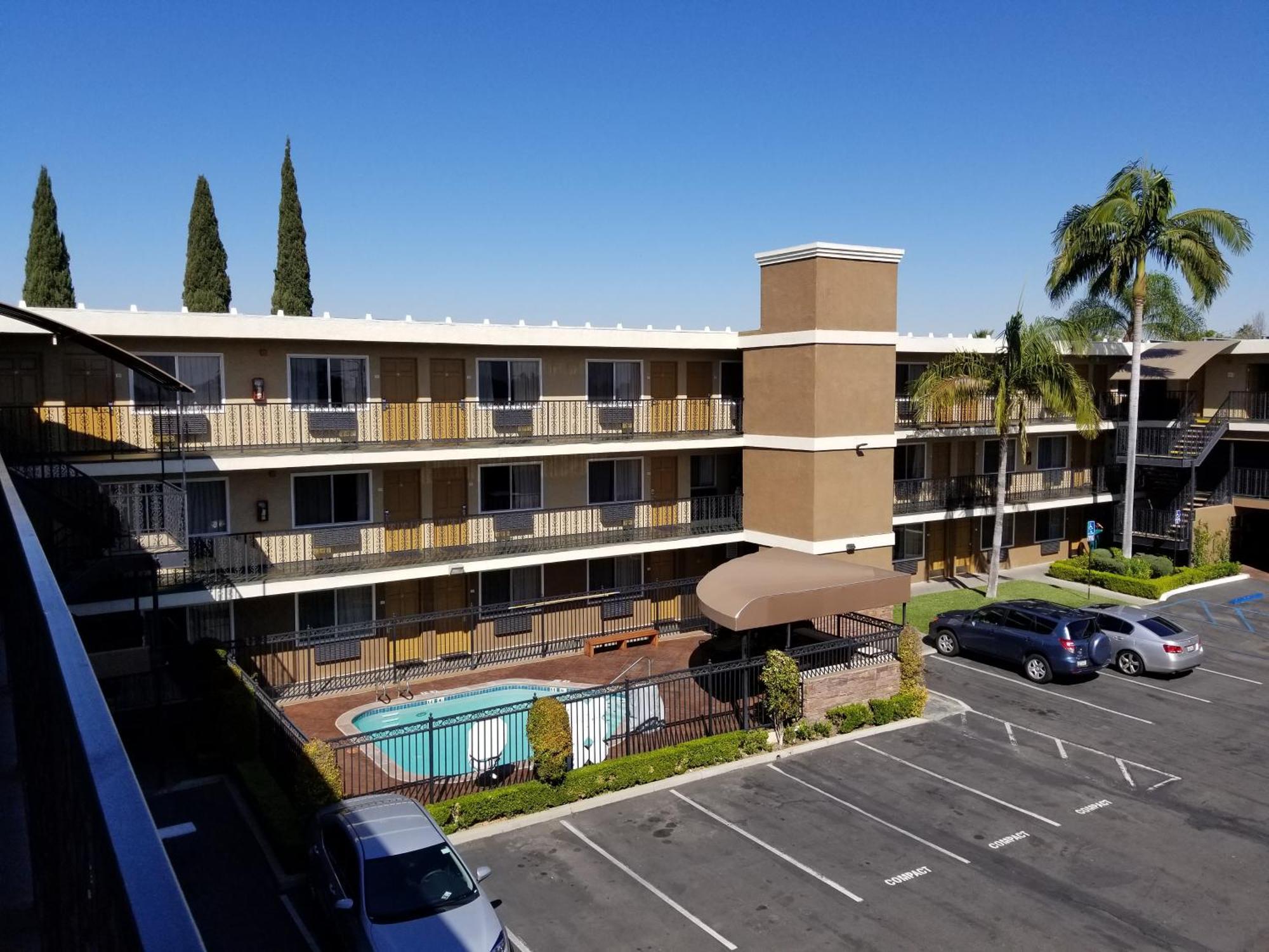 Quality Inn & Suites Anaheim Maingate Eksteriør billede